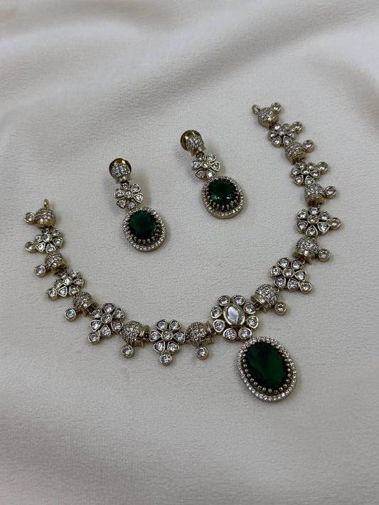 Anne Victorian Delicate Necklace