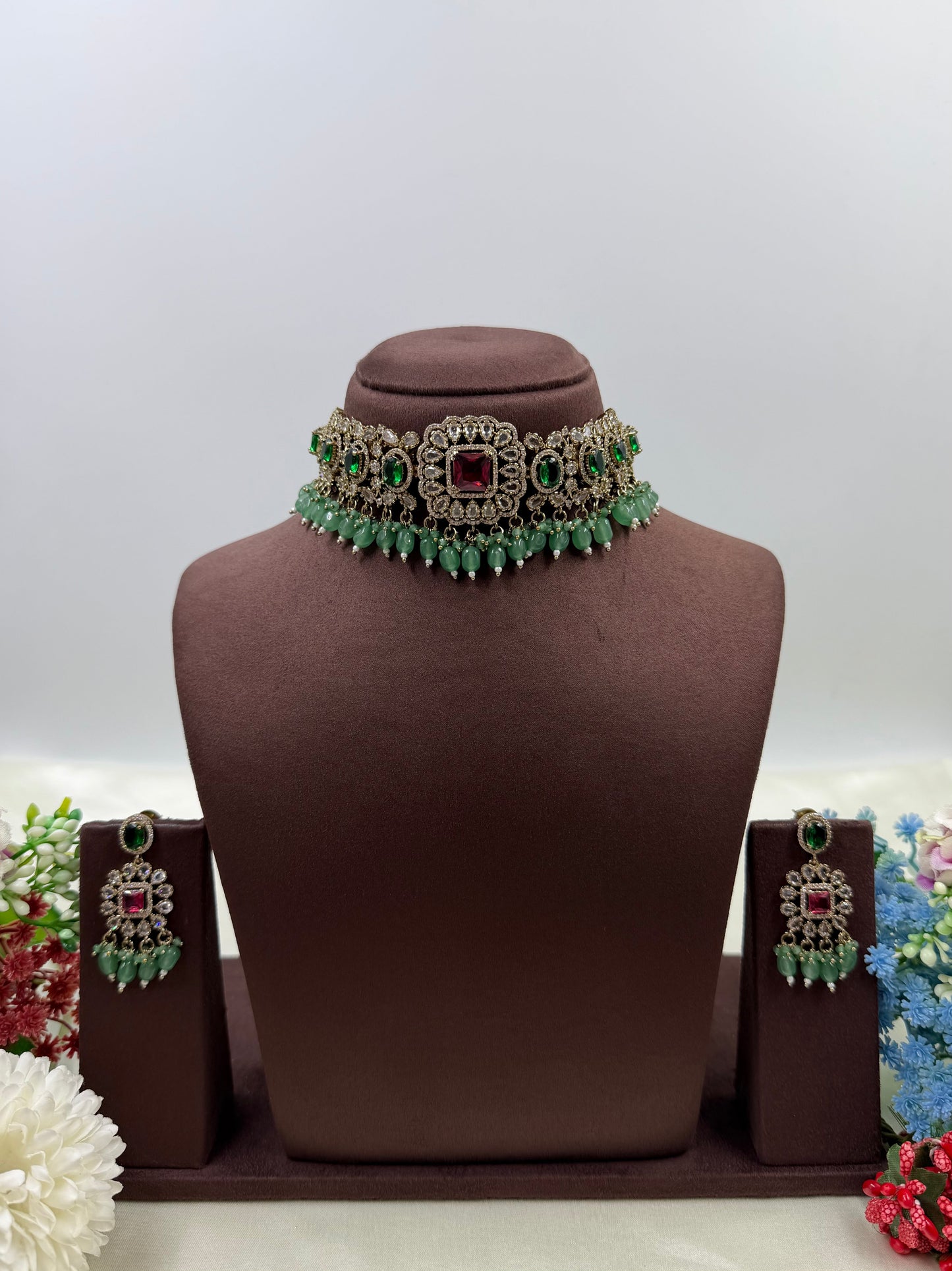 Tanvi Bold Elegance Victorian Necklace Set
