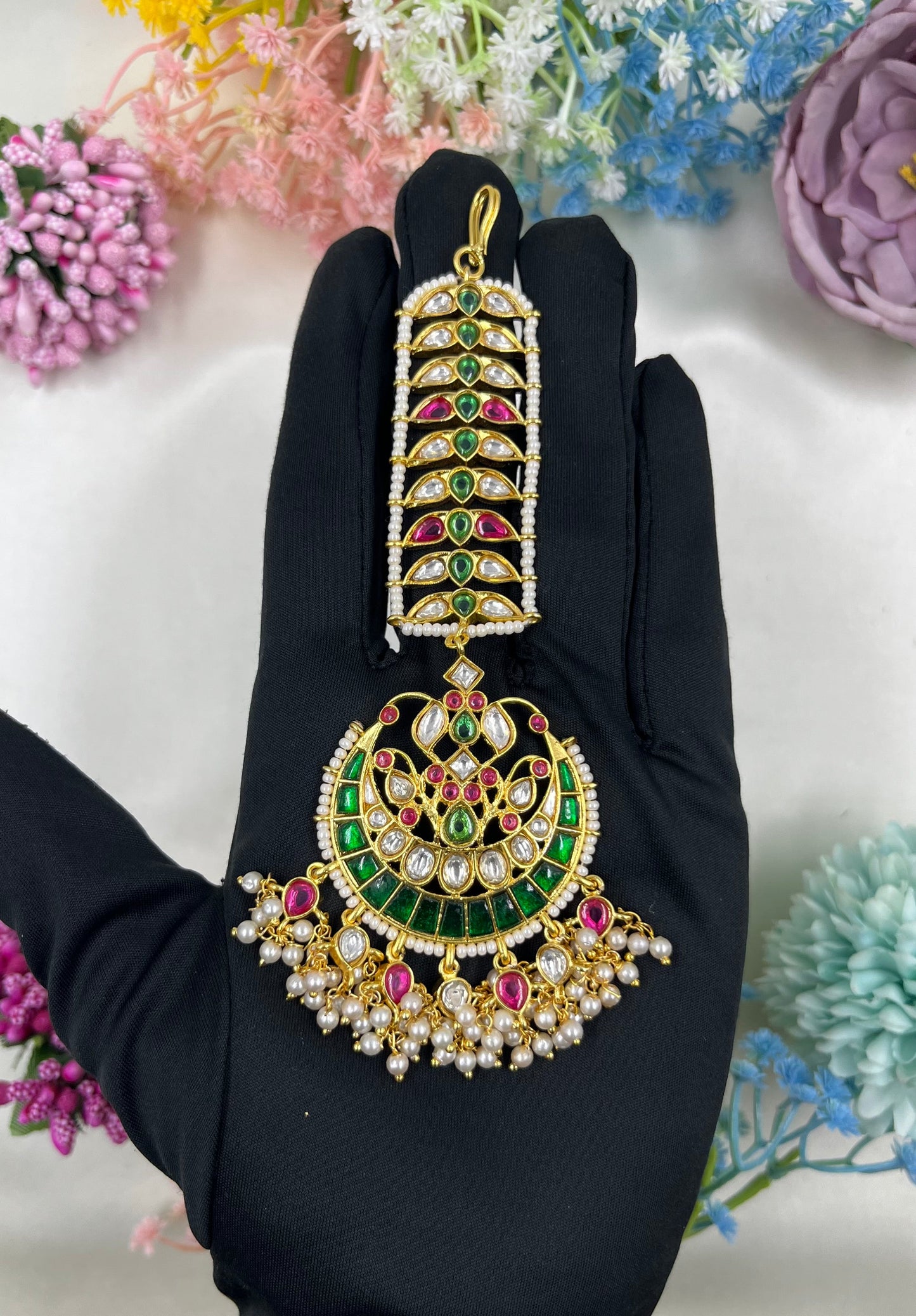 Meera Pachi Kundan Mang Tika