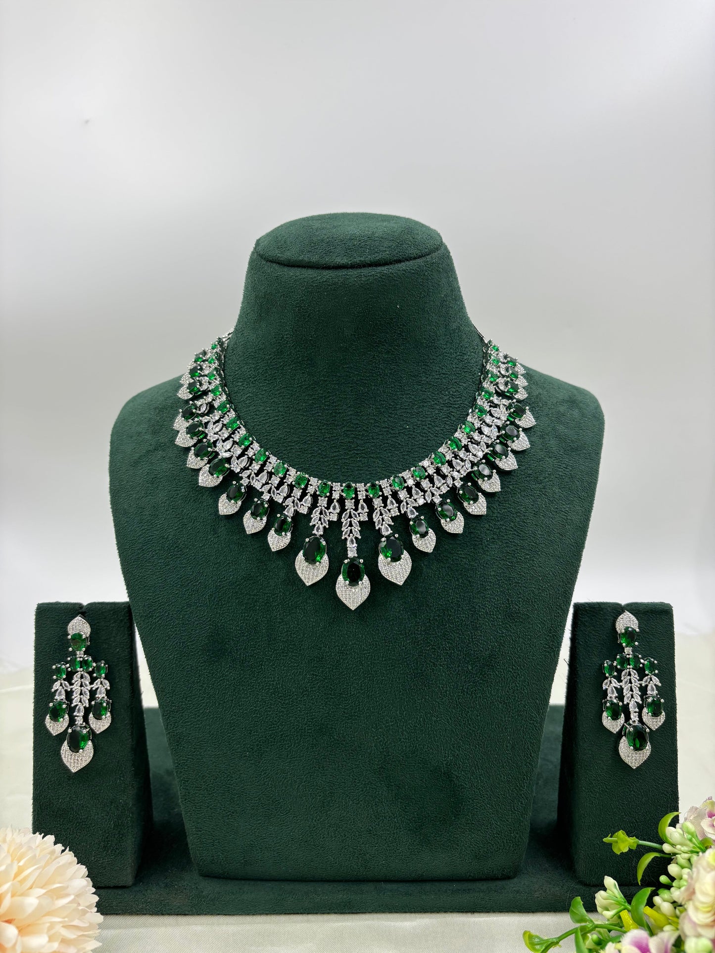 Viona V Shape American Necklace Set hu