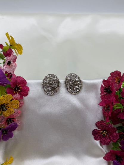 Jazmin Victorian Ad Earring