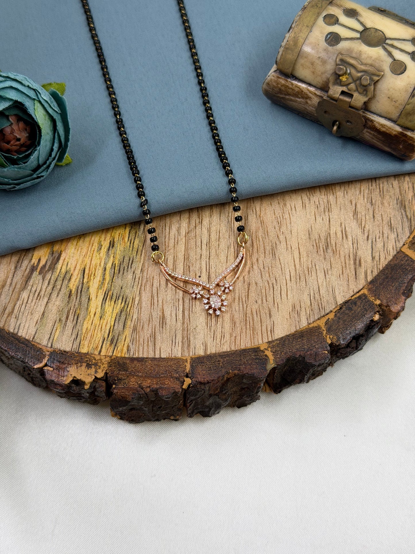 Double Arc V-Drop Rose Gold Mangalsutra