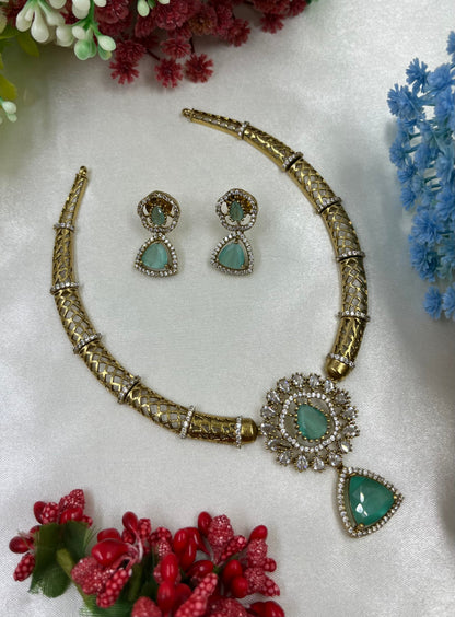 VICTORIAN HASLI NECKLACE