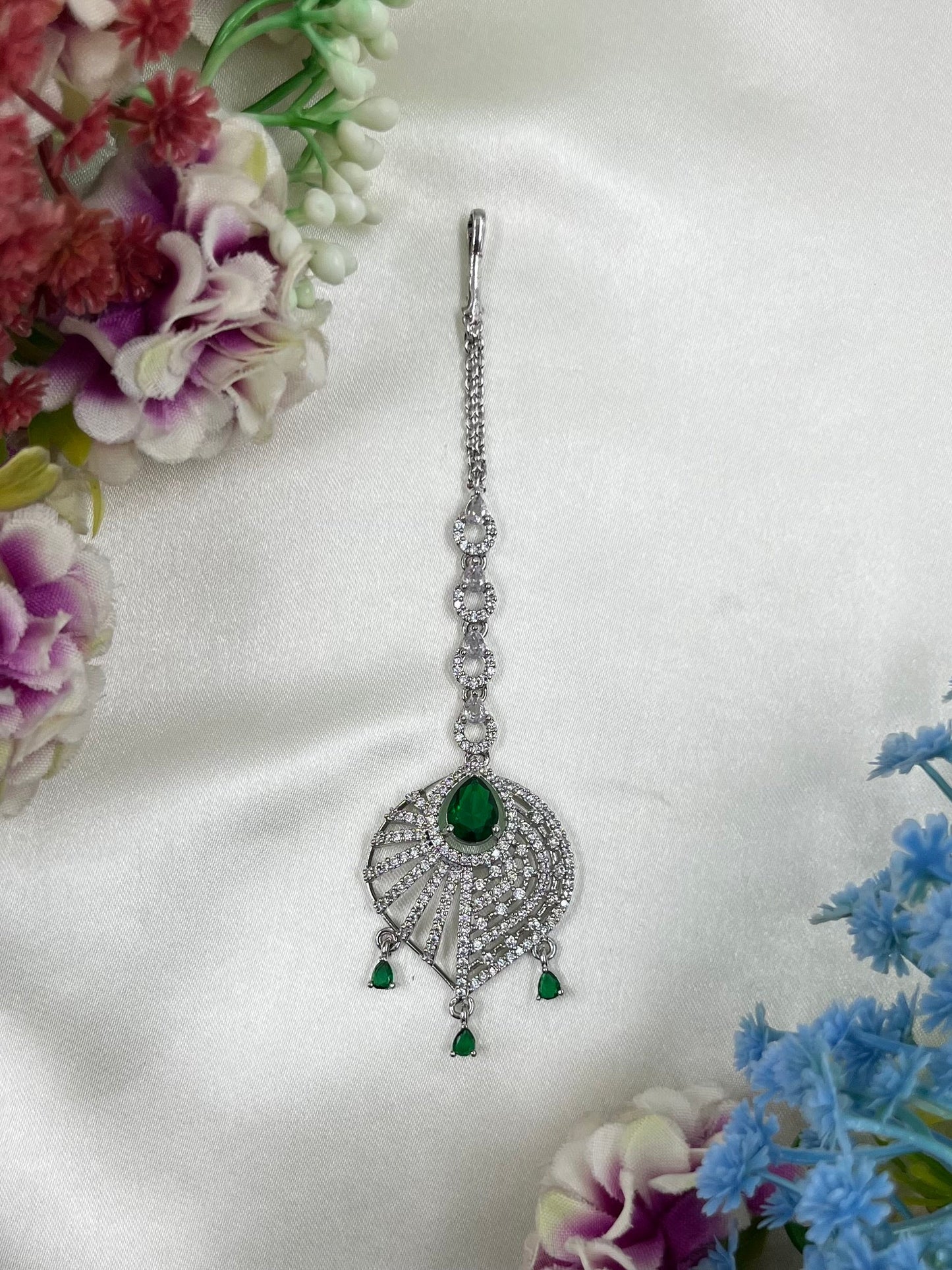 Taylor American Diamond Mang Tika
