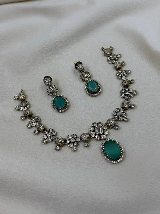 Anne Victorian Delicate Necklace￼