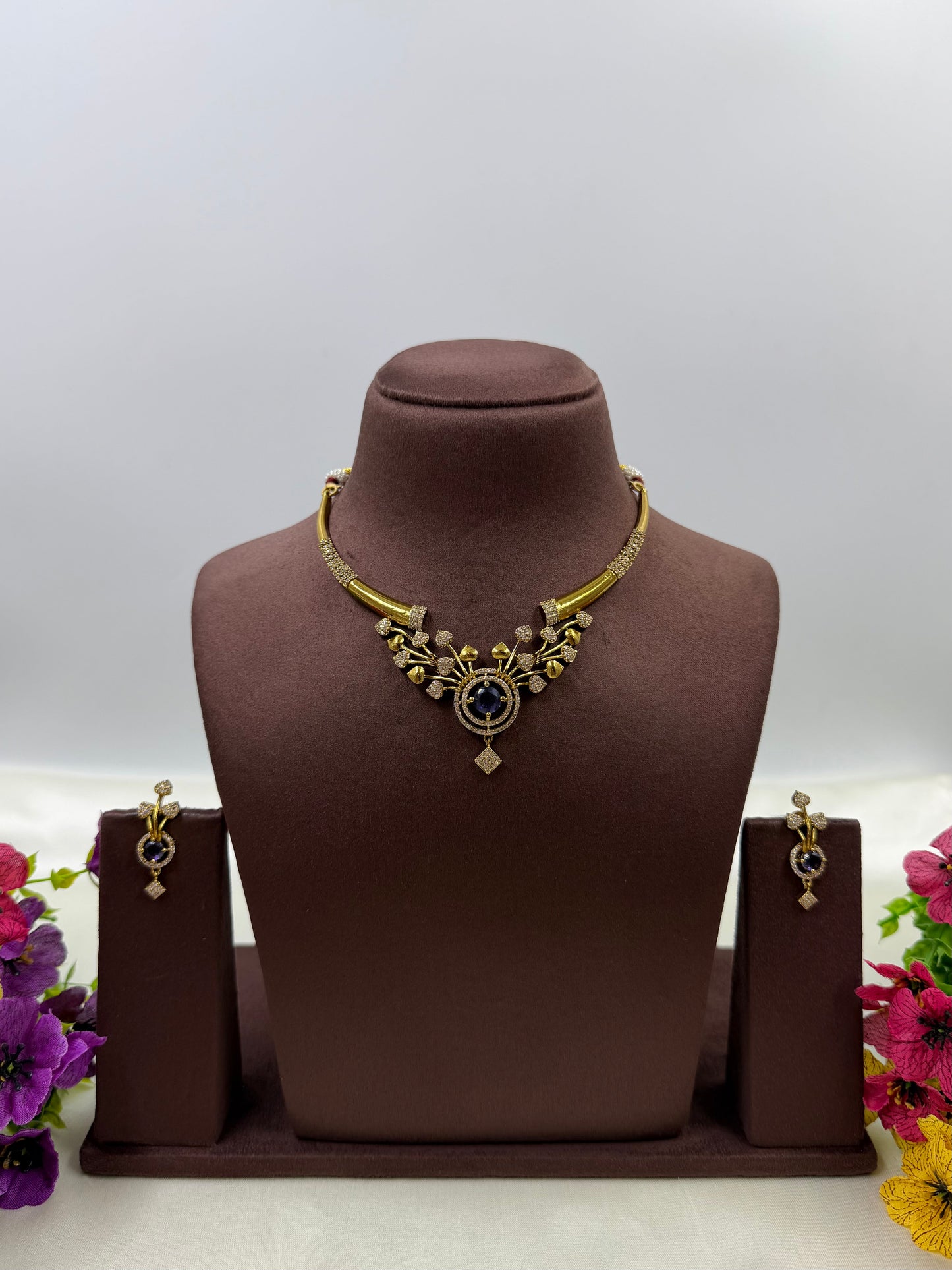 Arpita Traditional Victorian Hasli Necklace