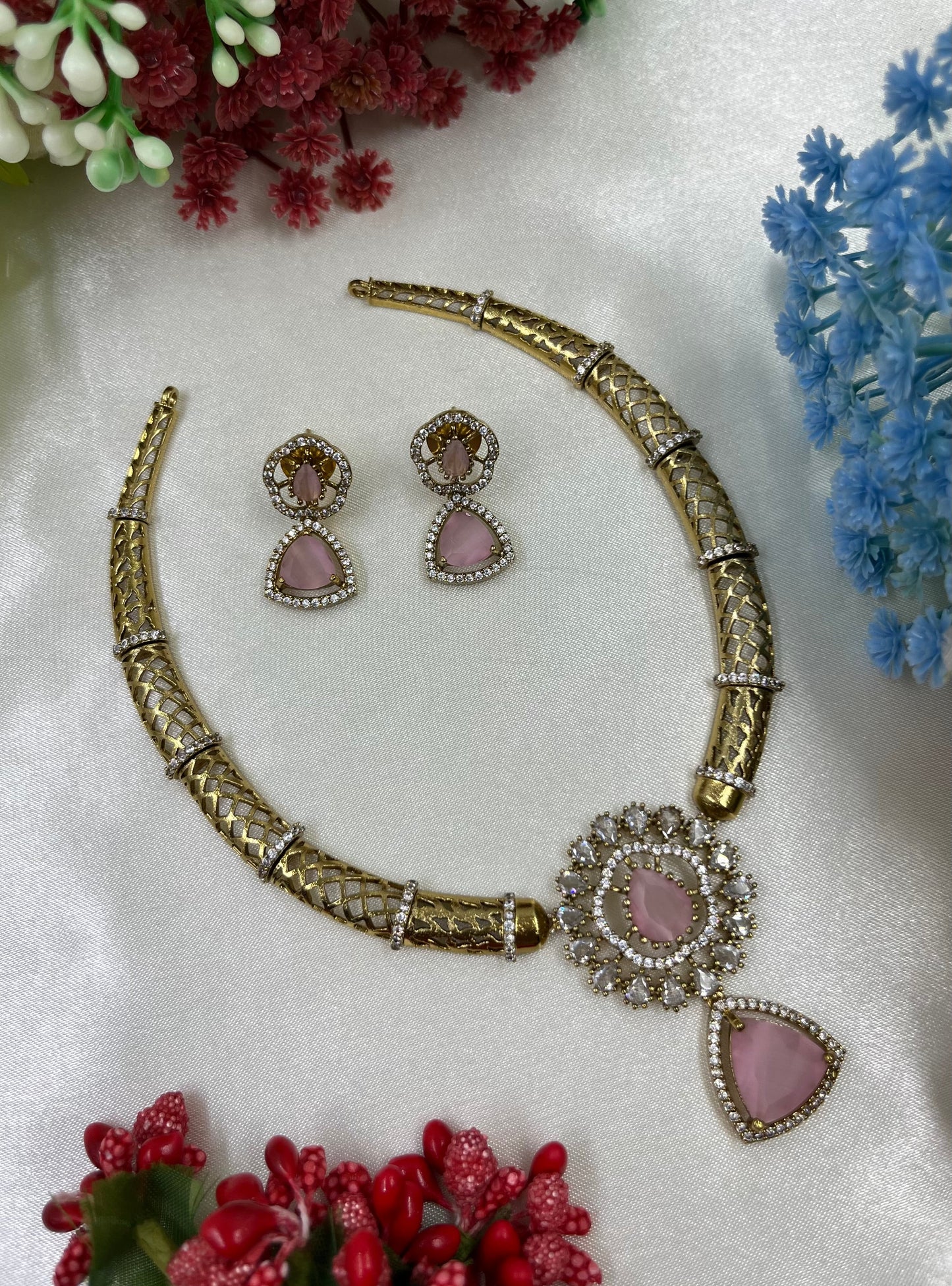 VICTORIAN HASLI NECKLACE