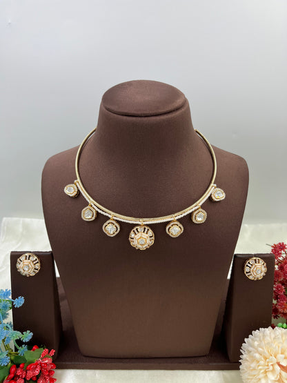 Ruhi Premium Carrat Hasli Necklace