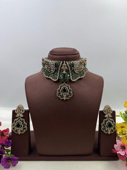 Haya Victorian Choker Necklace Set