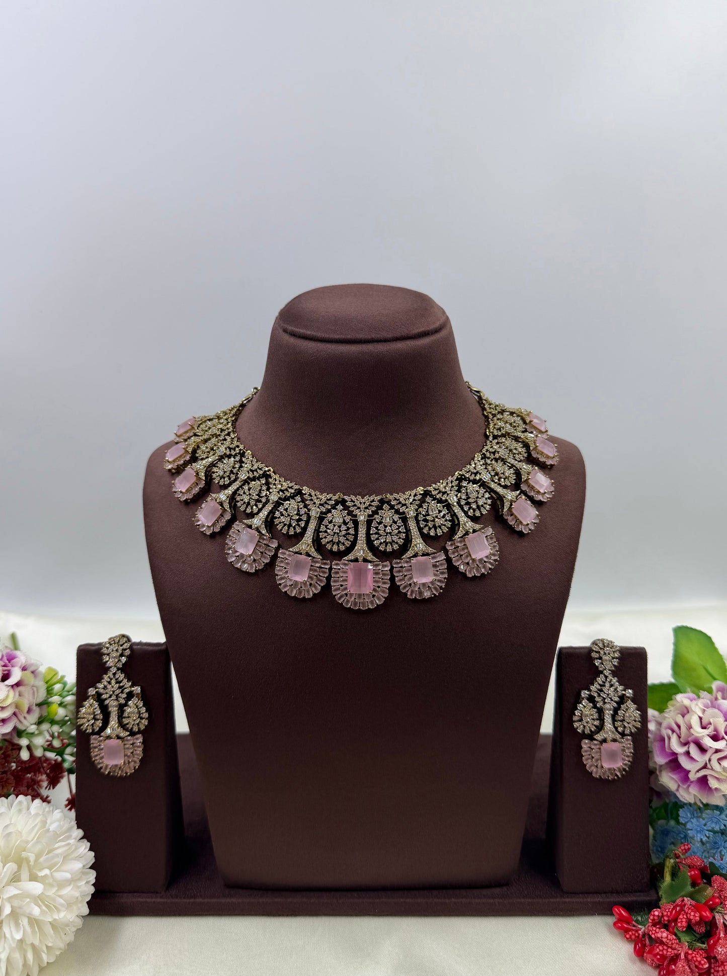 Tanvi Victorian American Dimond Necklace
