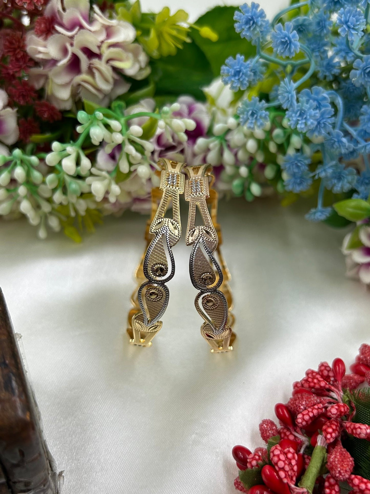 Vrinda Premium Two-tone Bangles
