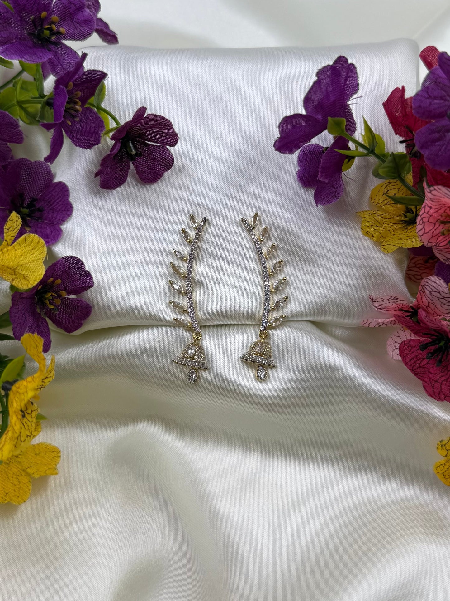 Alia American Diamond Earcuff