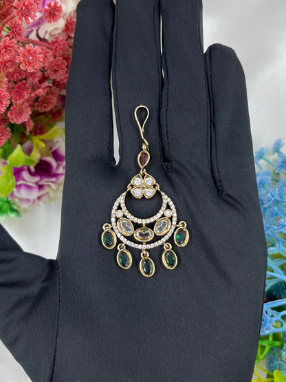 Neha Victorian Mang Tika