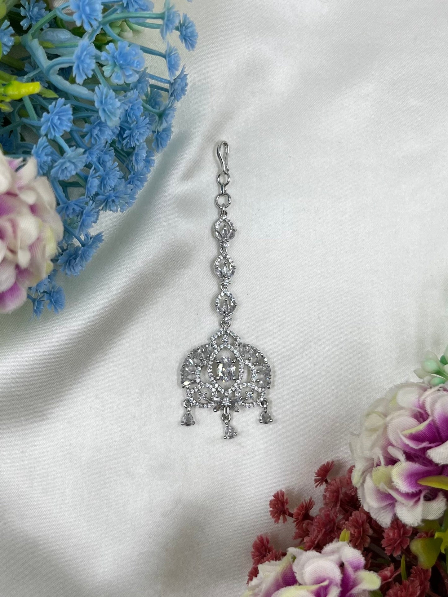 Aurora American Diamond Mang Tika
