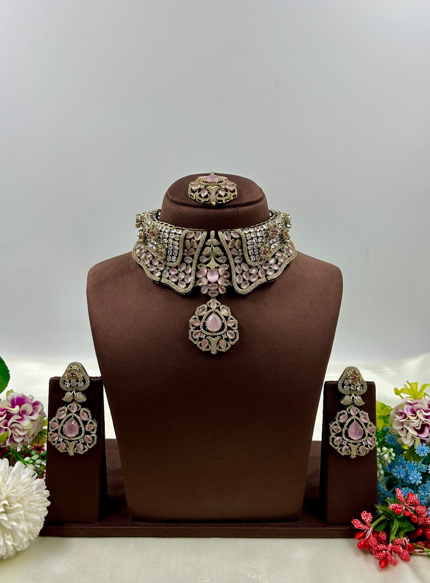 Haya Victorian Choker Necklace Set