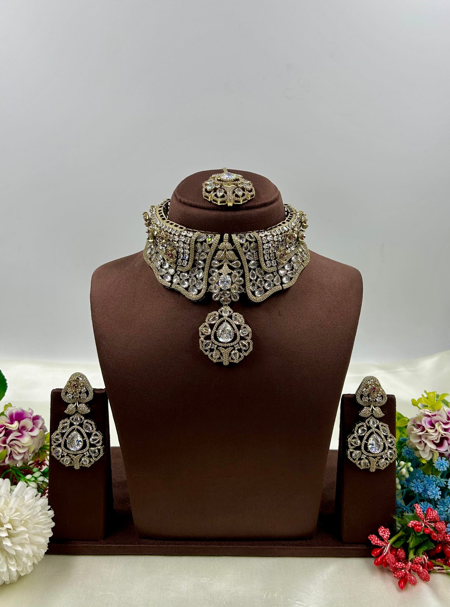 Haya Victorian Choker Necklace Set