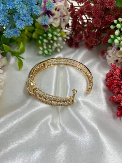 Radiante Moissanite Kundan Bracelet (Openable)