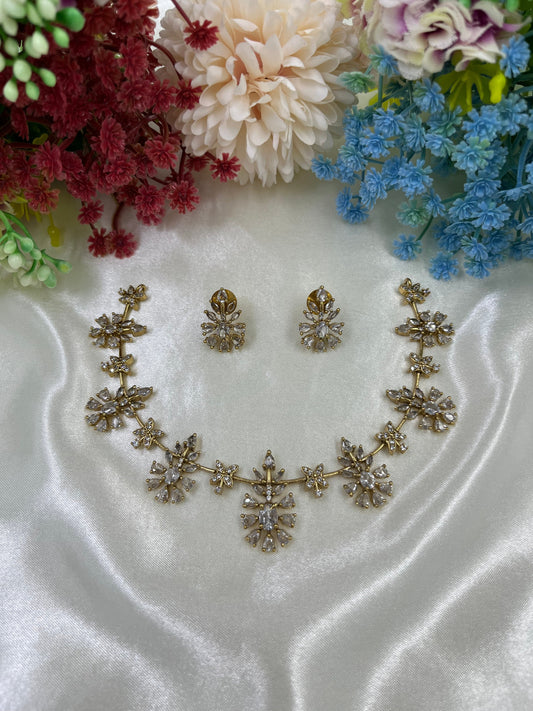 Krisha Delicate Victorian Necklace Set