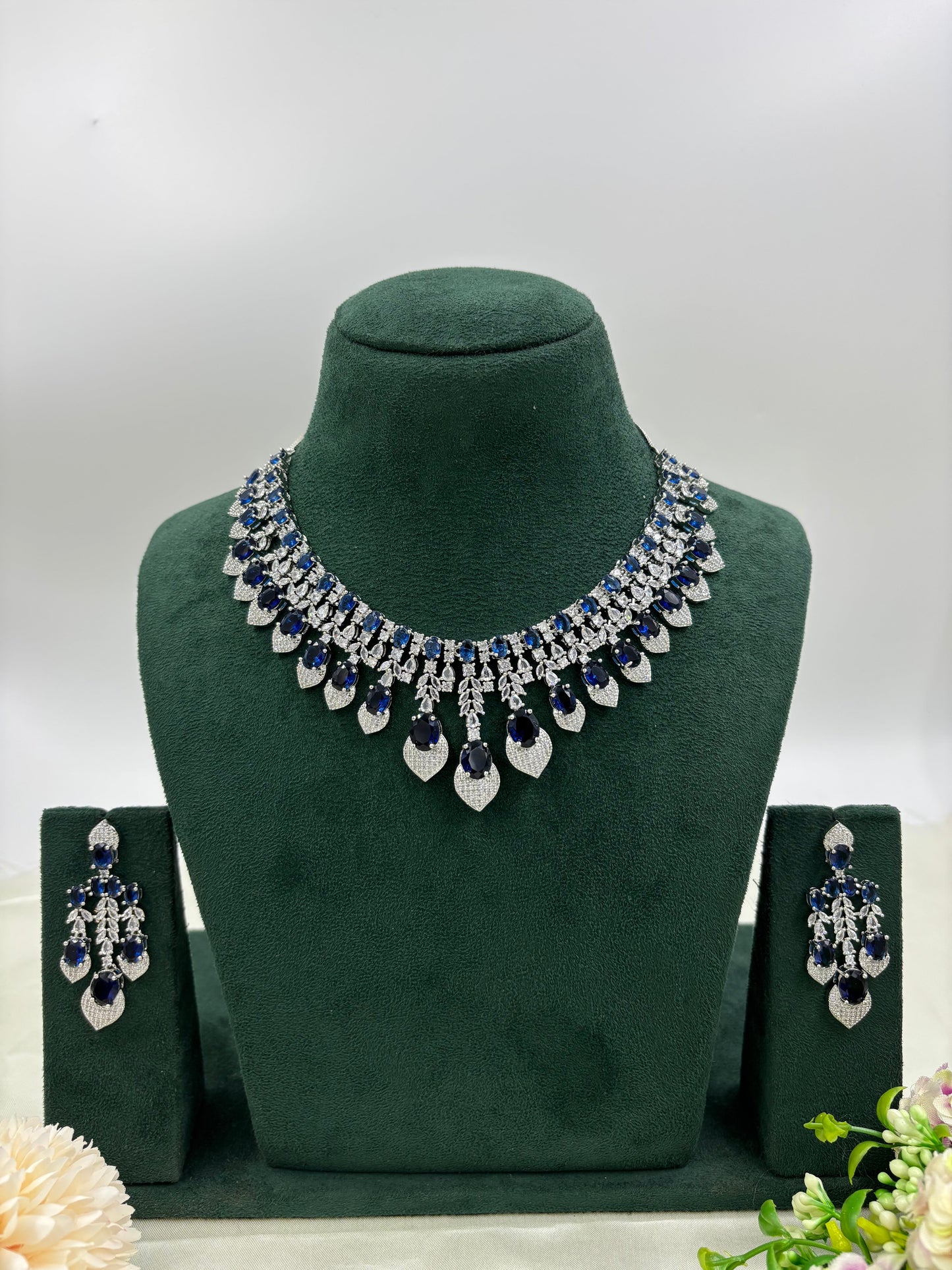 Viona V Shape American Necklace Set hu