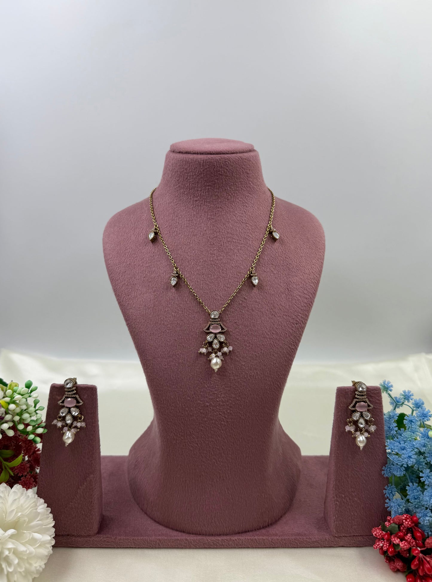 Himani Victorian Chain Pendant Necklace