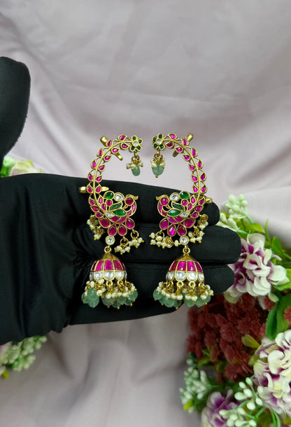 Saanvi Jaipuri Kundan Earcuff