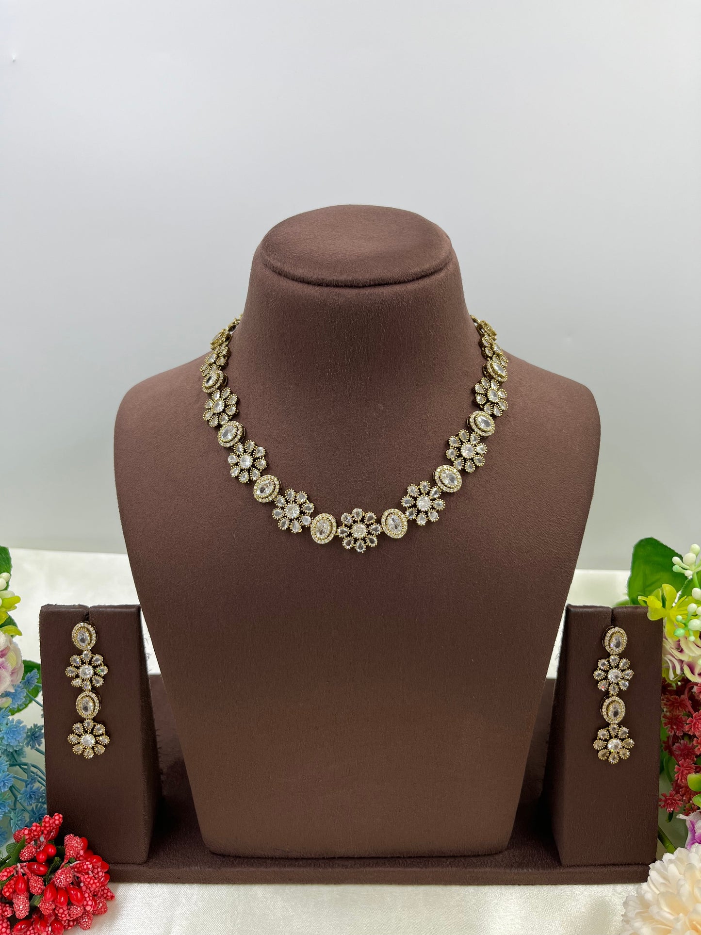 Renu Victorian Necklace