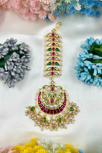 Meera Pachi Kundan Mang Tika