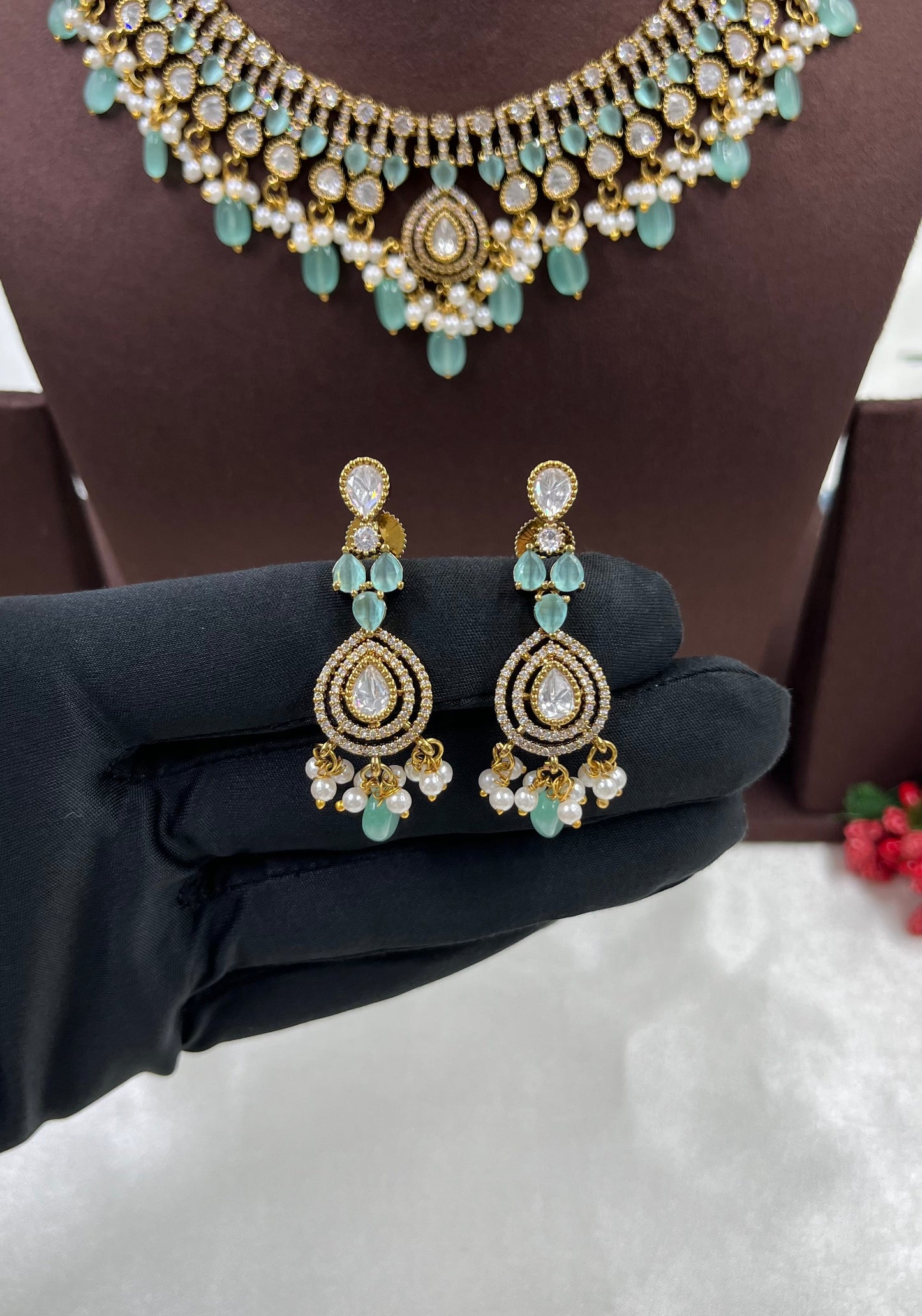 Nisha Victorian Delicate Necklace