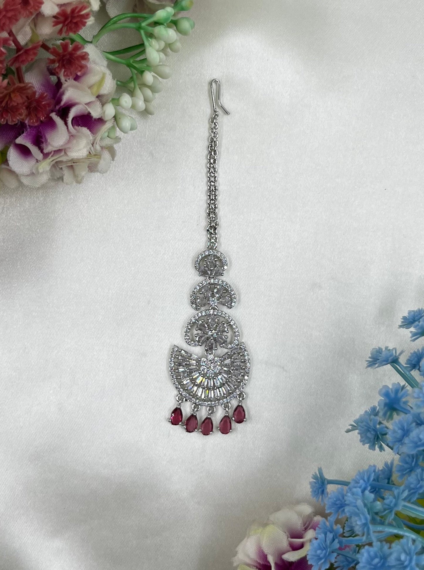 Ivy American Diamond Mang Tika