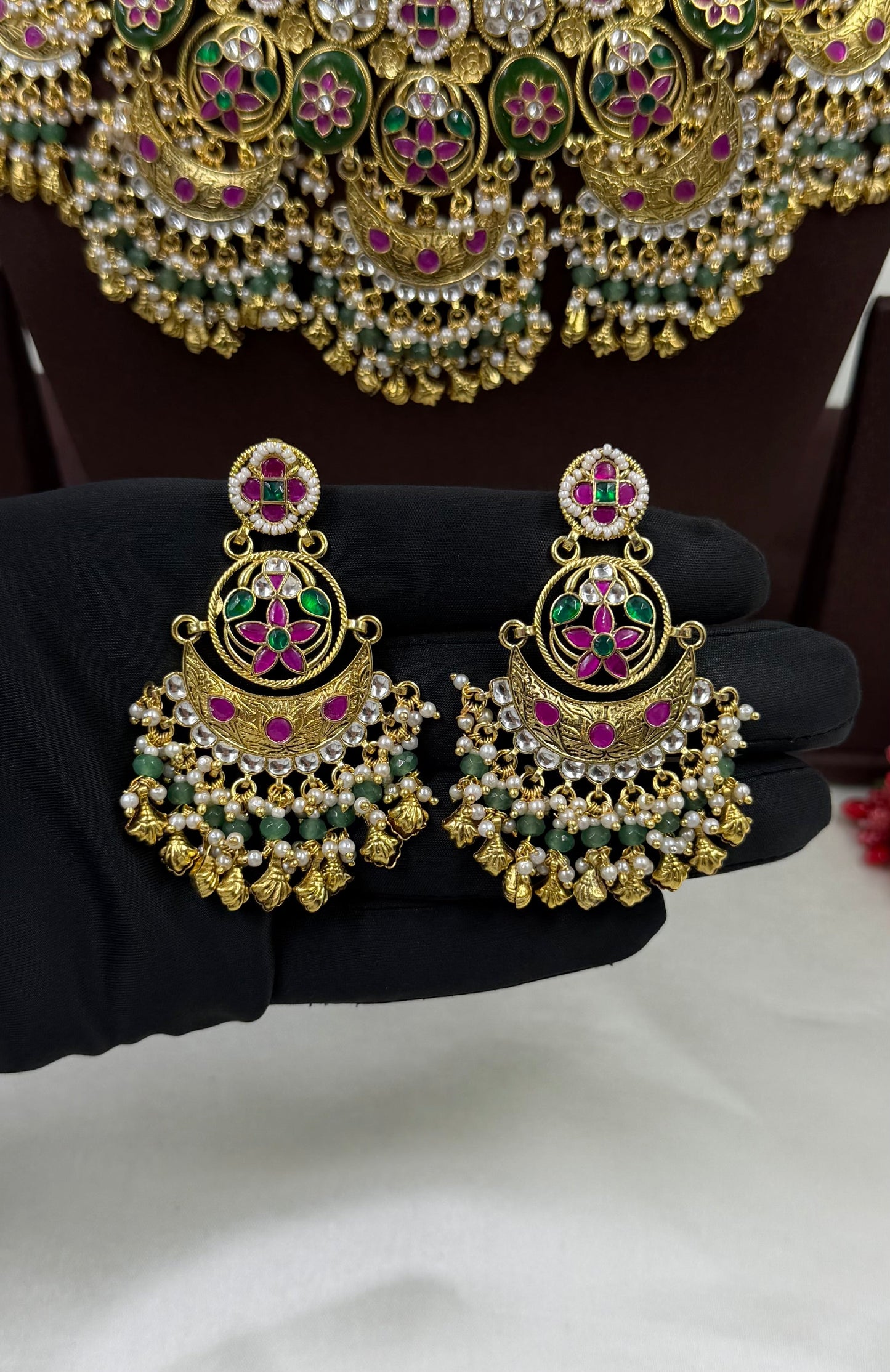 Aparna Pachi Kundan Necklace Set