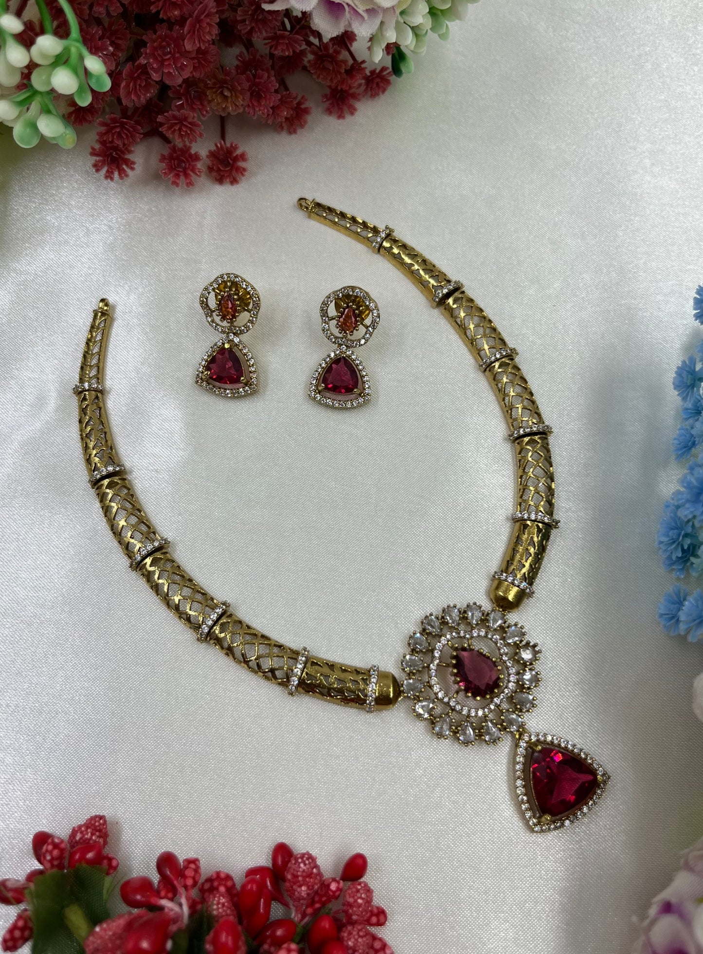 VICTORIAN HASLI NECKLACE