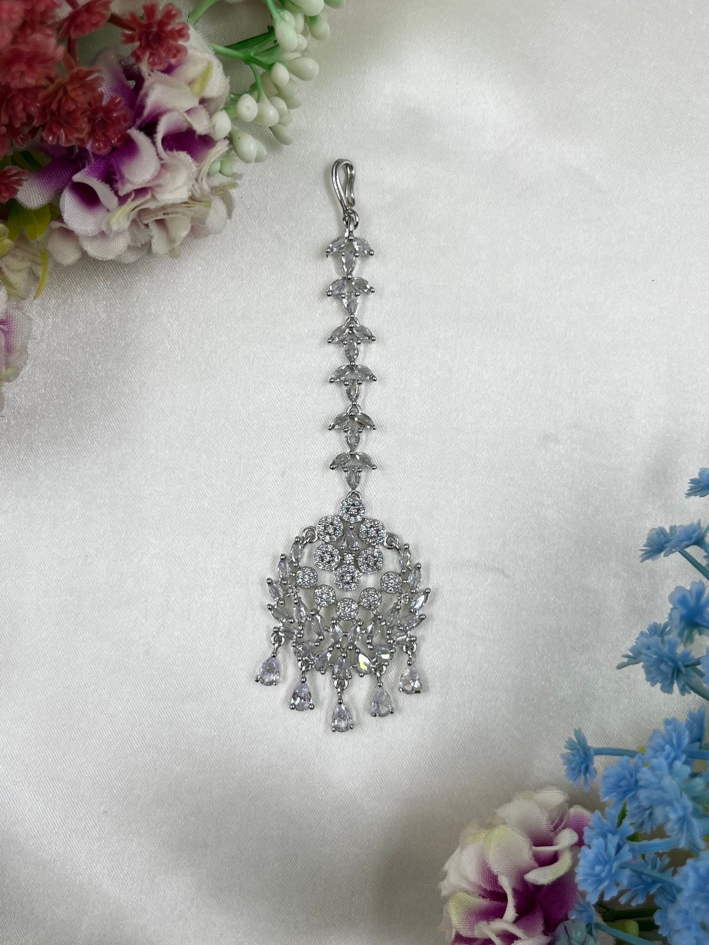 Georgia American Diamond Mang Tika