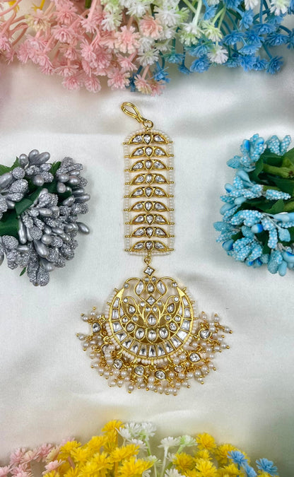 Meera Pachi Kundan Mang Tika