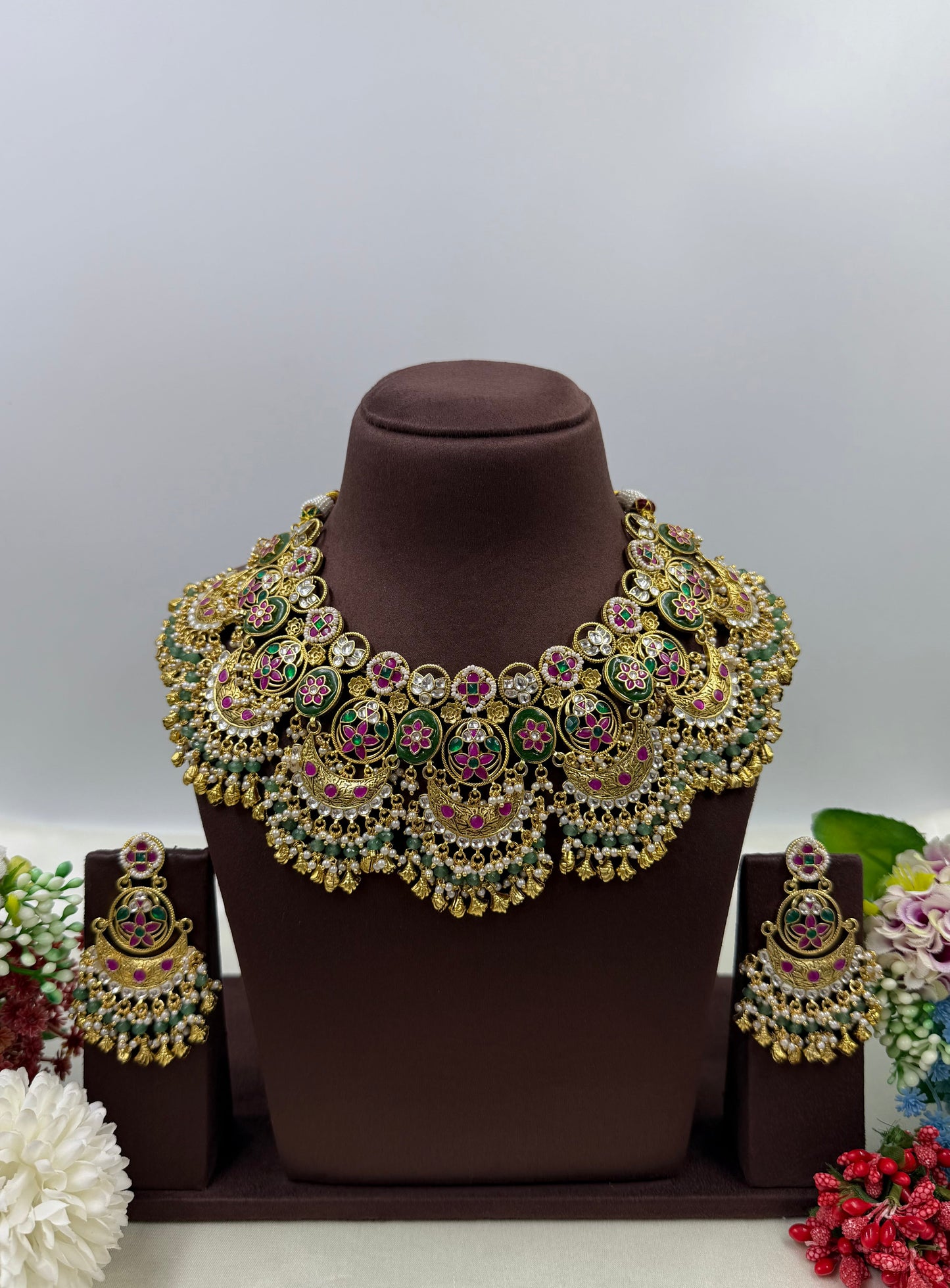 Aparna Pachi Kundan Necklace Set