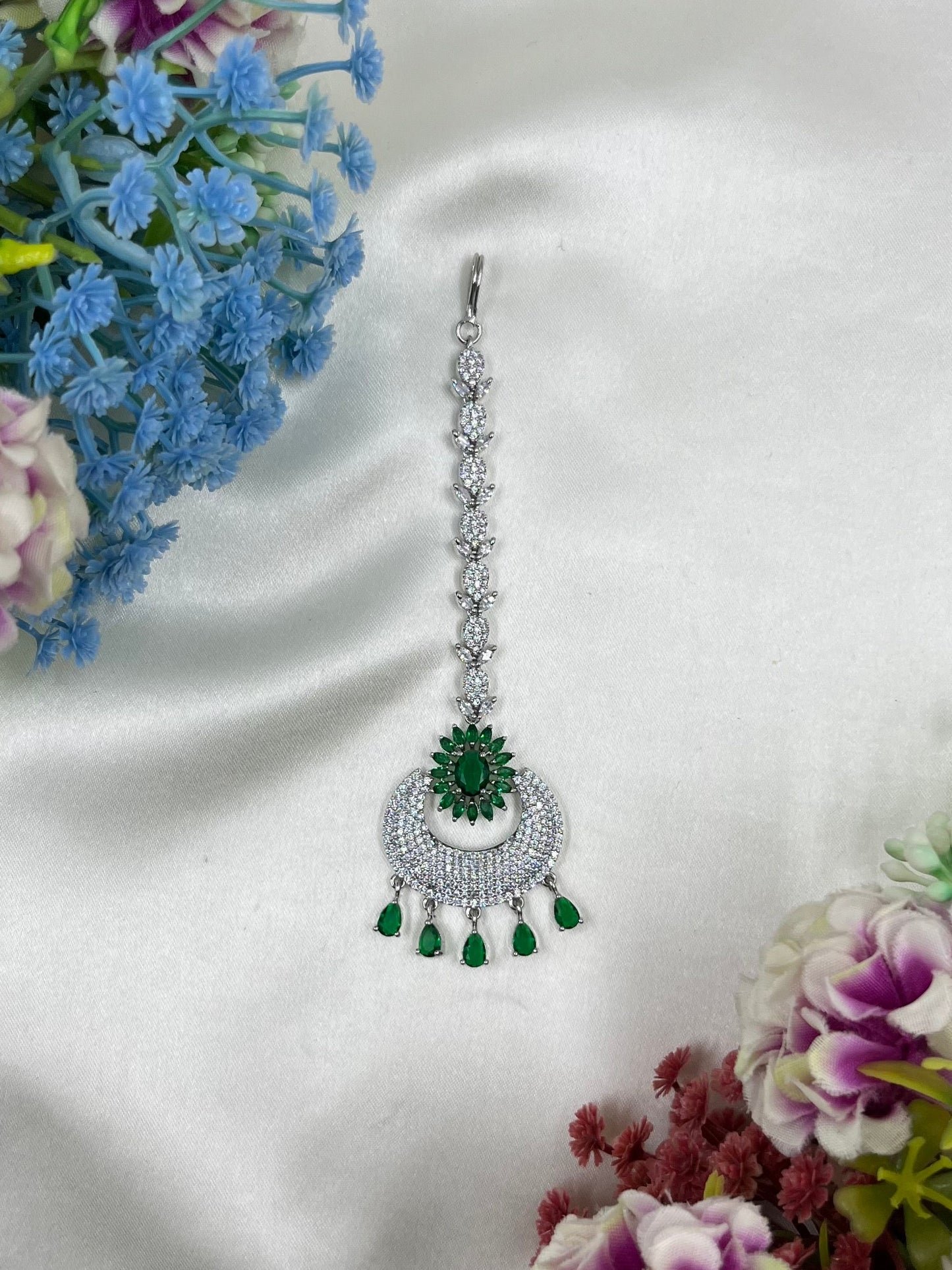 Cora American Diamond Mang Tika