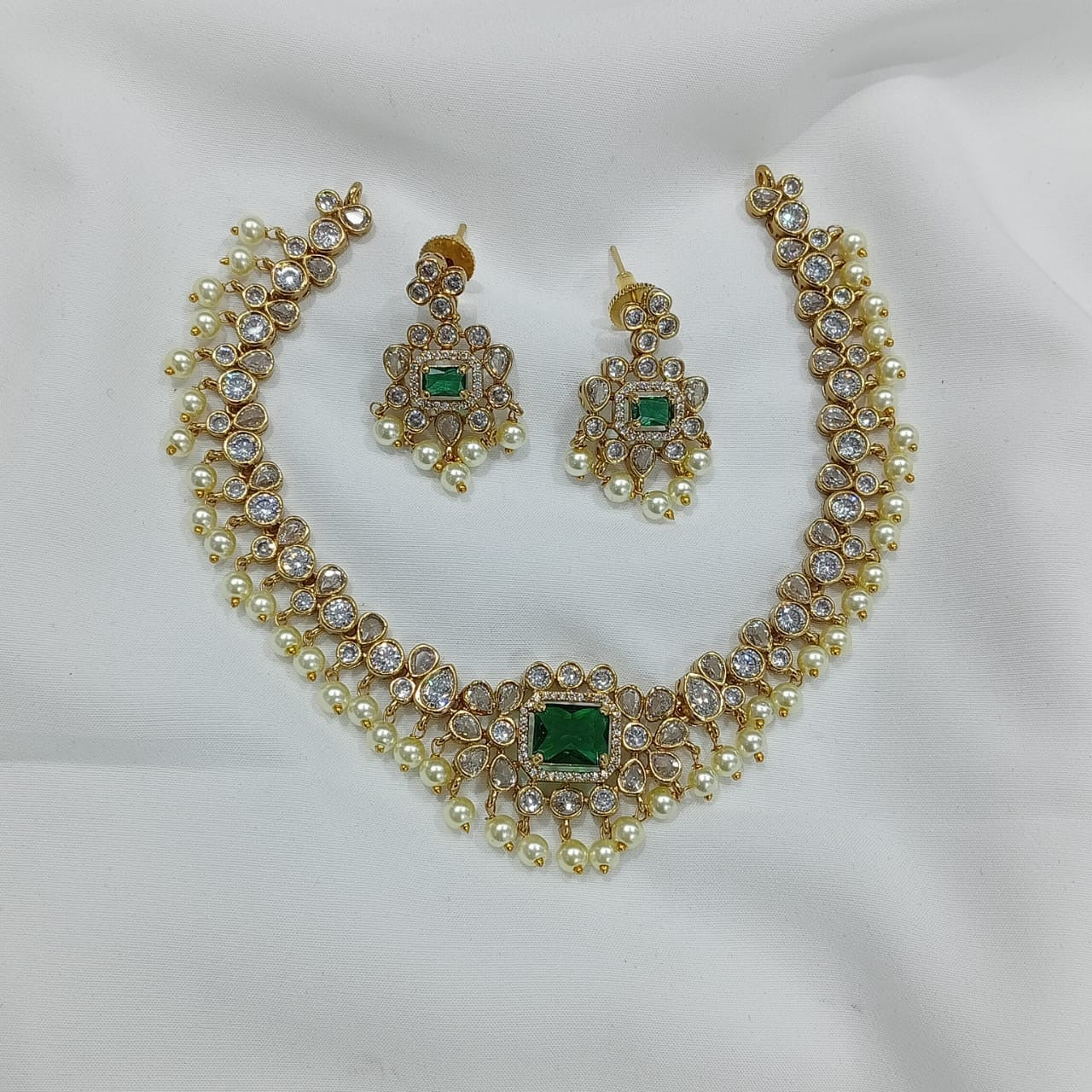 DELICATE MOTI VICTORIAN NECKLACE