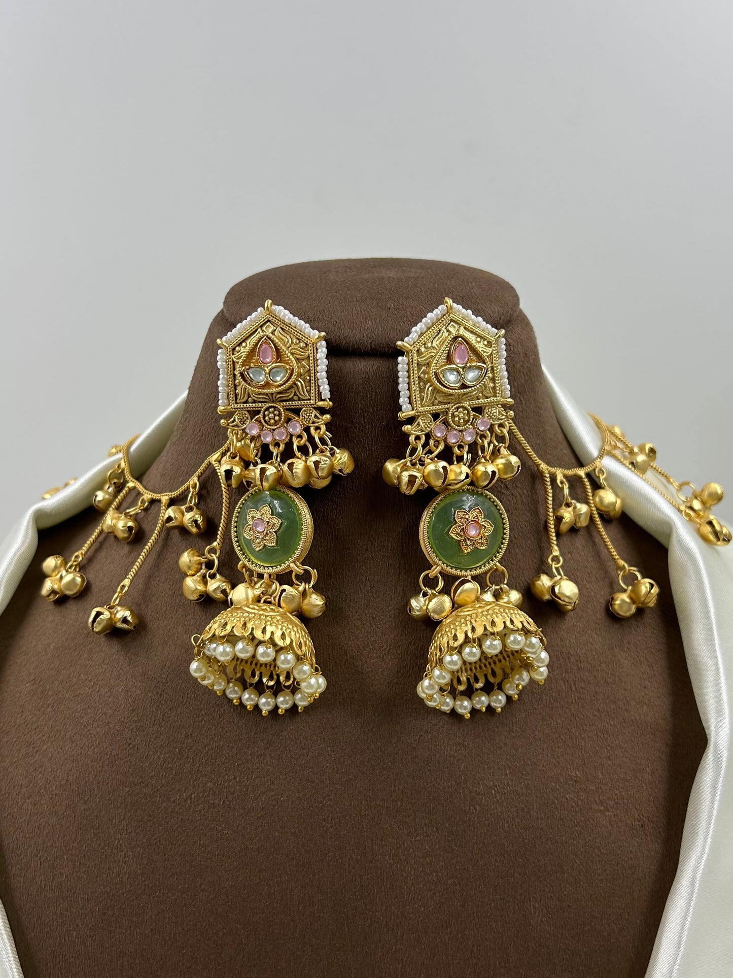 Dania Kashmiri Earing With Earchain