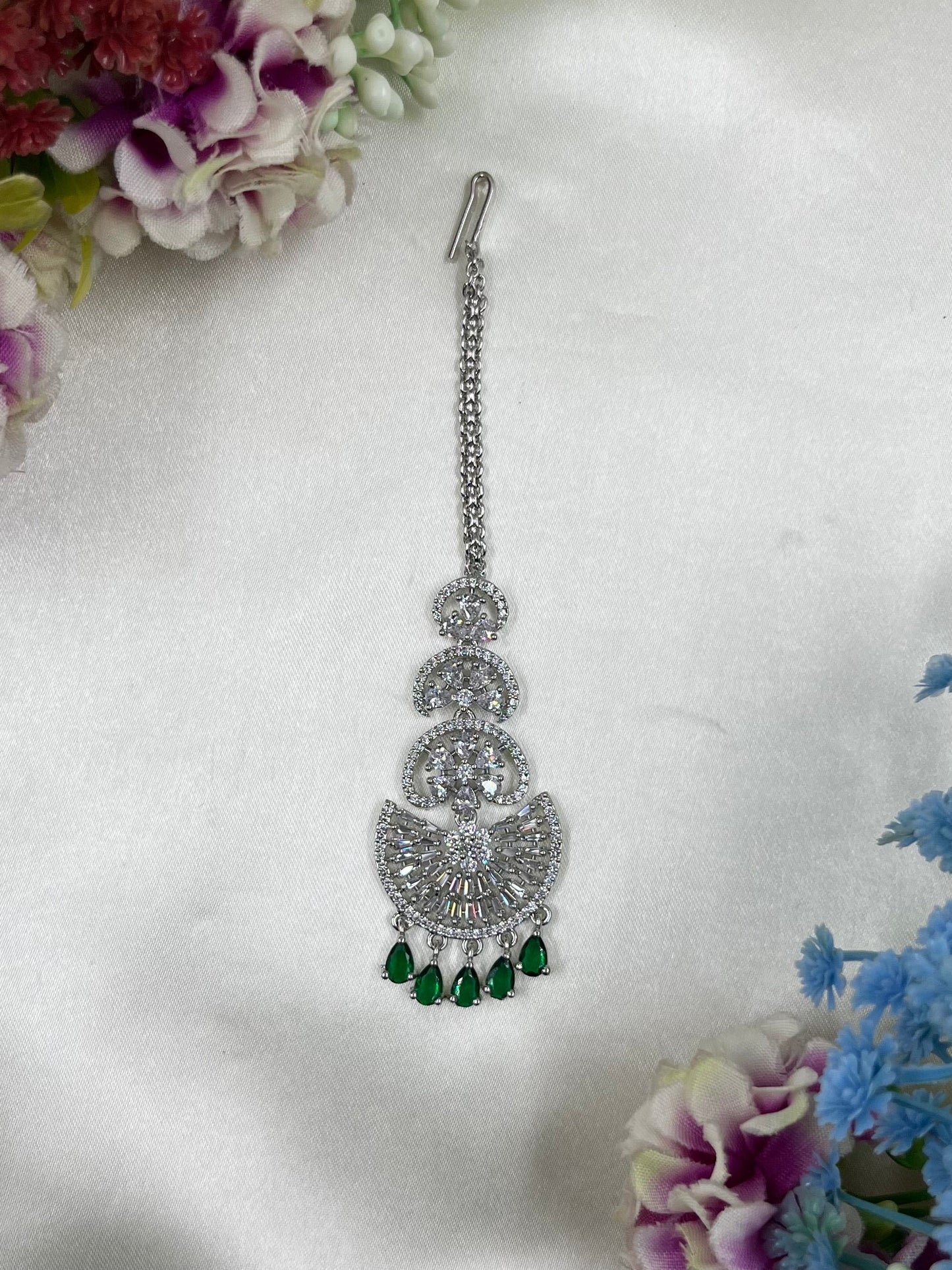 Ivy American Diamond Mang Tika