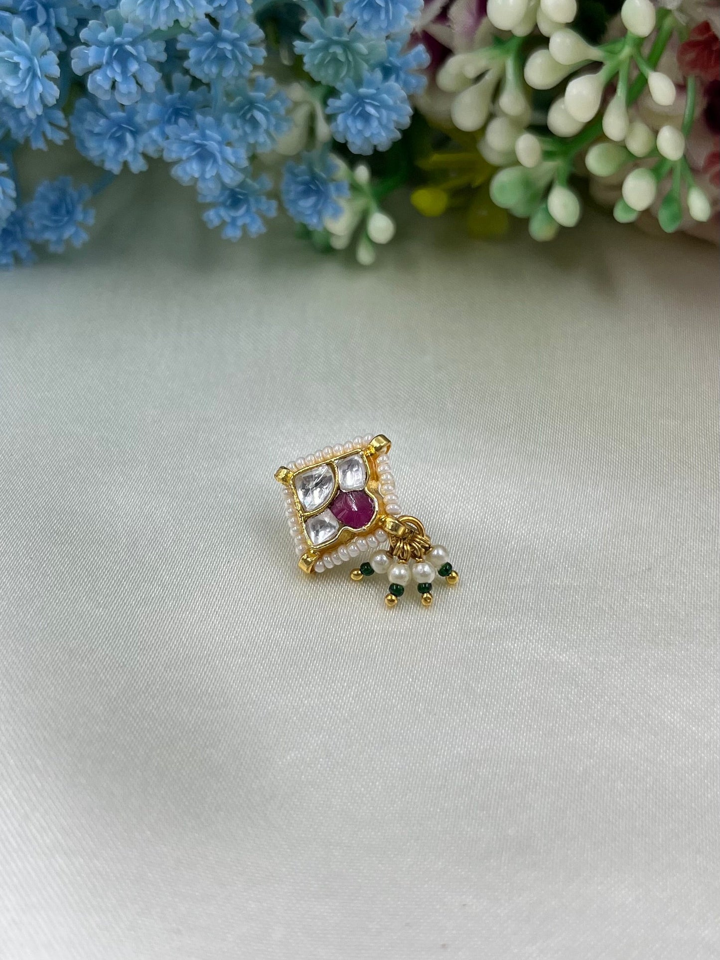 Vinita Pachi Kundan Nose Ring