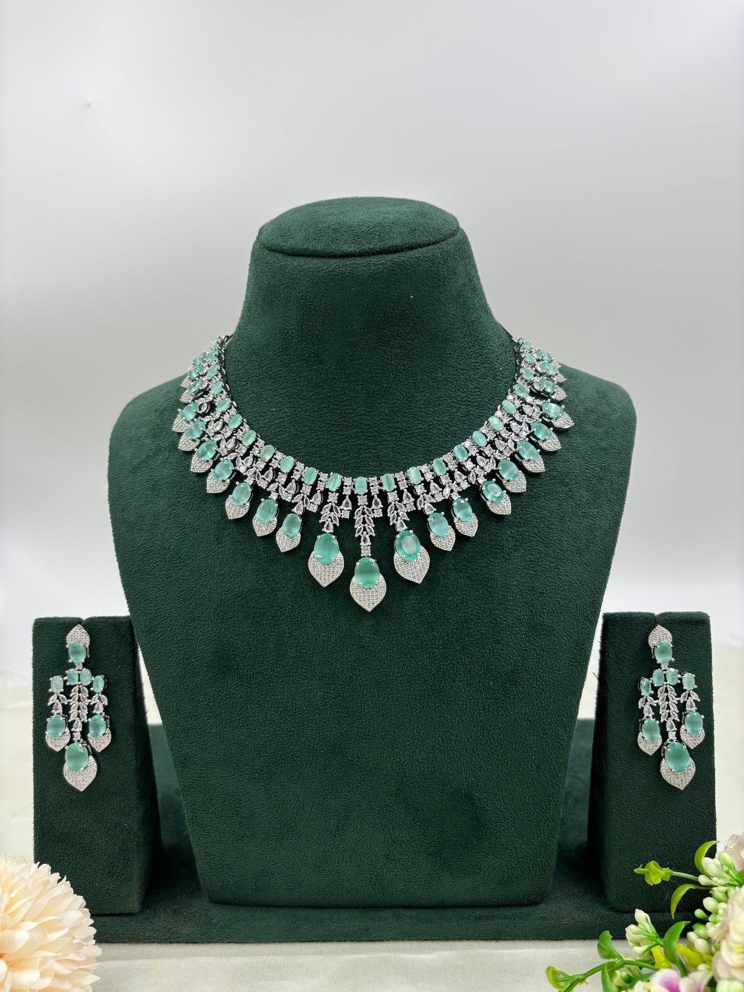 Viona V Shape American Necklace Set hu