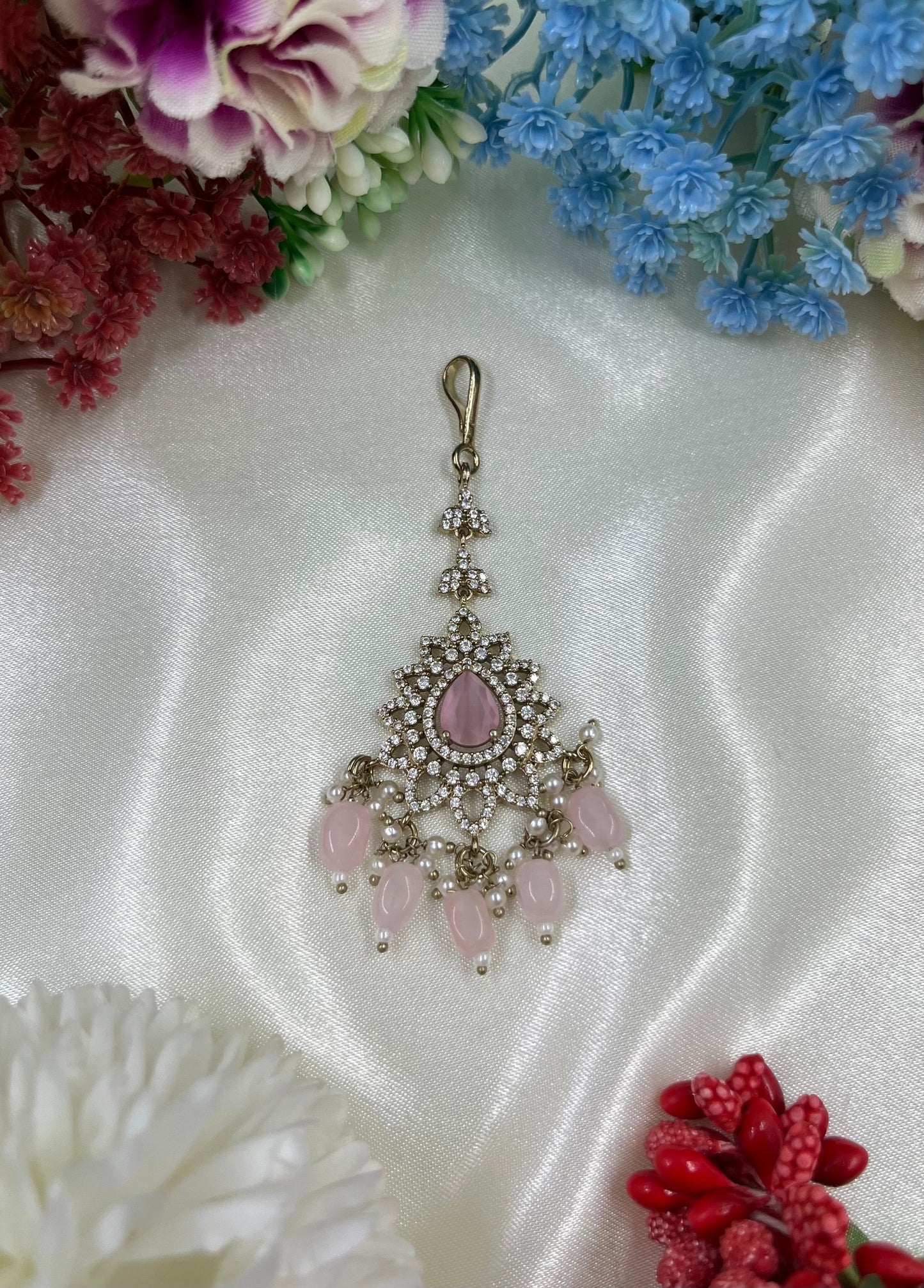 Nur Victorian Mang Tika