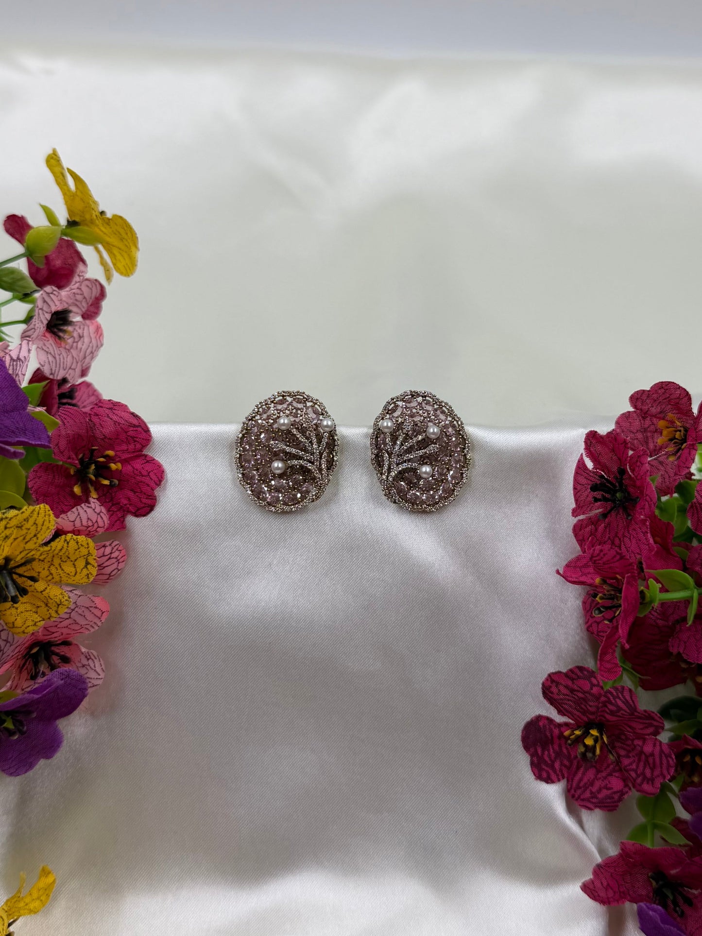 Jazmin Victorian Ad Earring