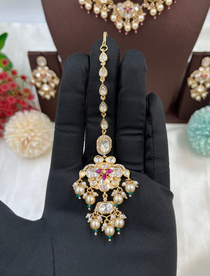 Noor Nazaakat Moissanite Kundan Necklace