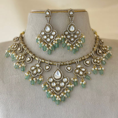 Fina Victorian Hasli Necklace Set