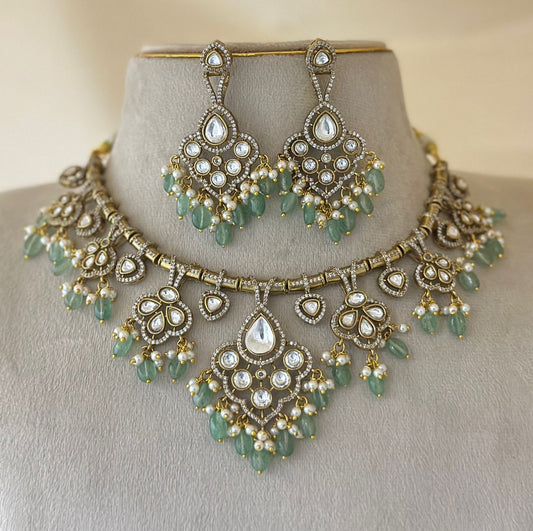 Fina Victorian Hasli Necklace Set