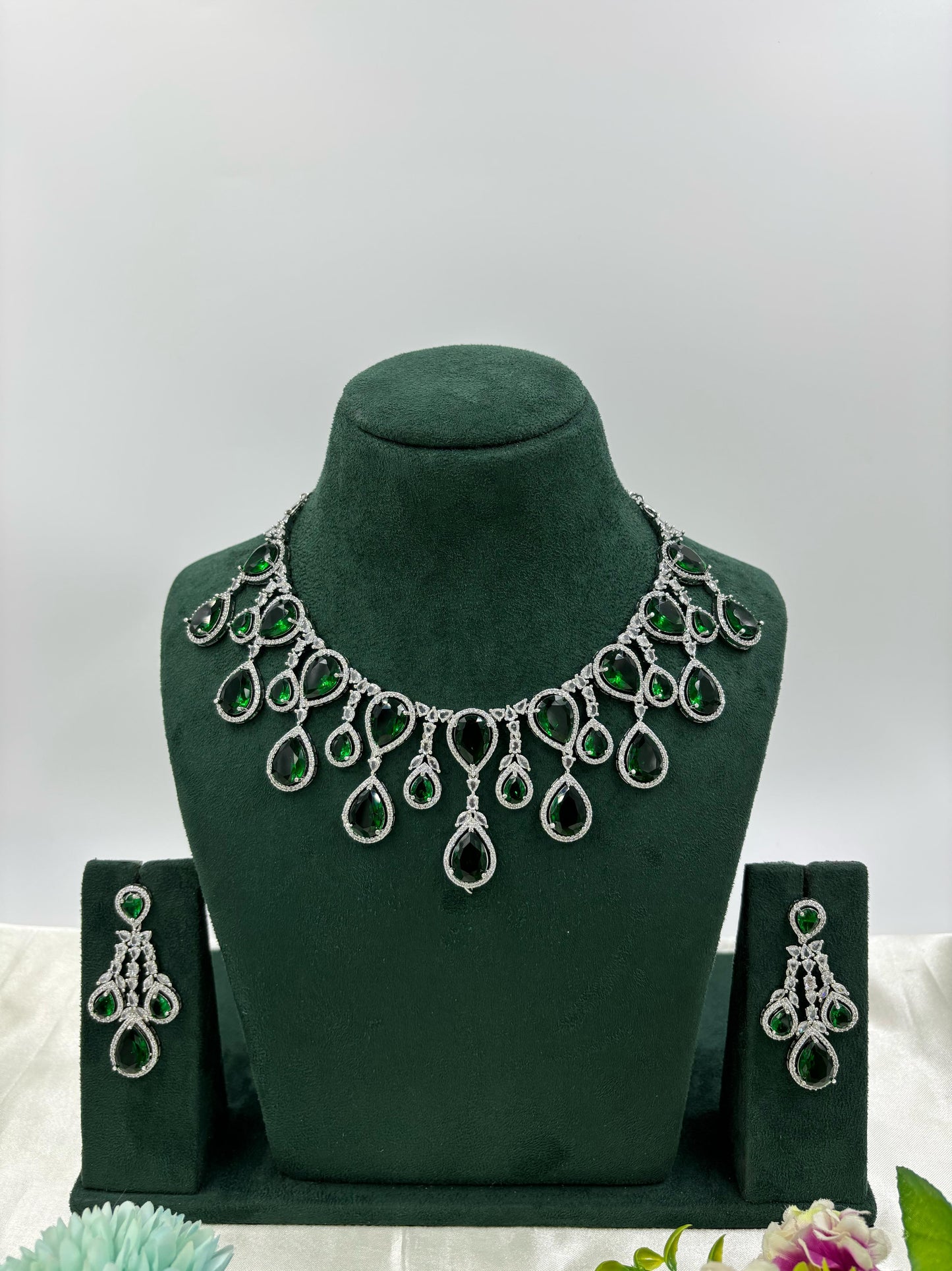 Ovi Multi Teardrop Necklace Set